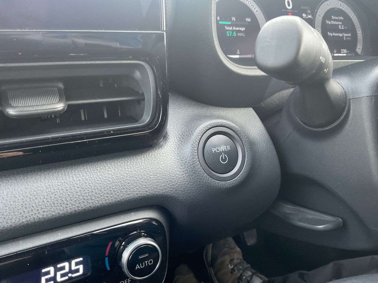 2024 TOYOTA YARIS 2024 TOYOTA YARIS