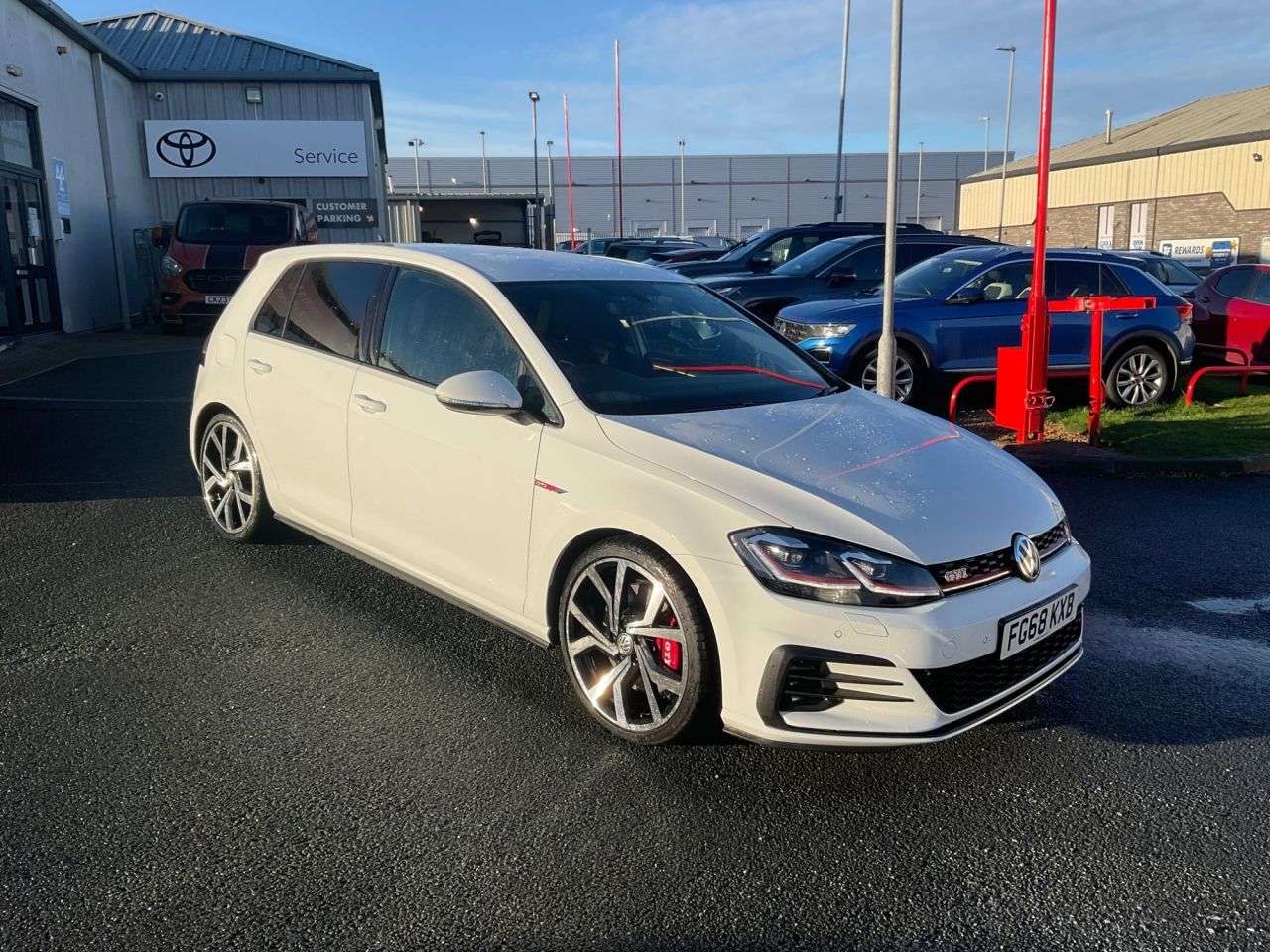 A 2018 VOLKSWAGEN GOLF 2.0 TSI GPF GTI Performance Hatchback 5dr Petrol DSG Euro 6 (s/s) (245 ps) A 2018 VOLKSWAGEN GOLF 2.0 TSI GPF GTI Performance Hatchback 5dr Petrol DSG Euro 6 (s/s) (245 ps)