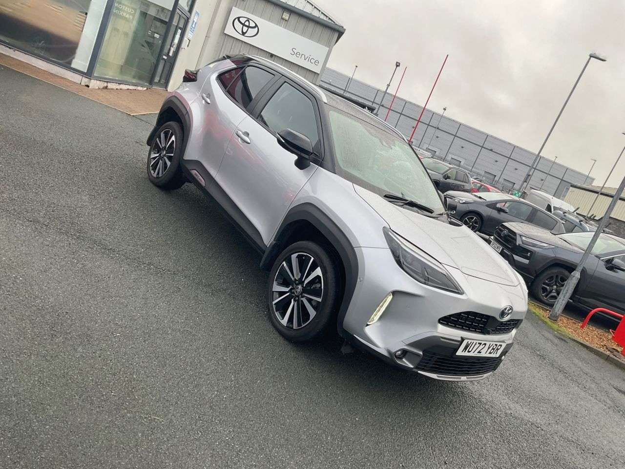 A 2022 TOYOTA YARIS CROSS 1.5 VVT-h Premiere Edition SUV 5dr Petrol Hybrid E-CVT AWD Euro 6 (s/s) (11 A 2022 TOYOTA YARIS CROSS 1.5 VVT-h Premiere Edition SUV 5dr Petrol Hybrid E-CVT AWD Euro 6 (s/s) (11