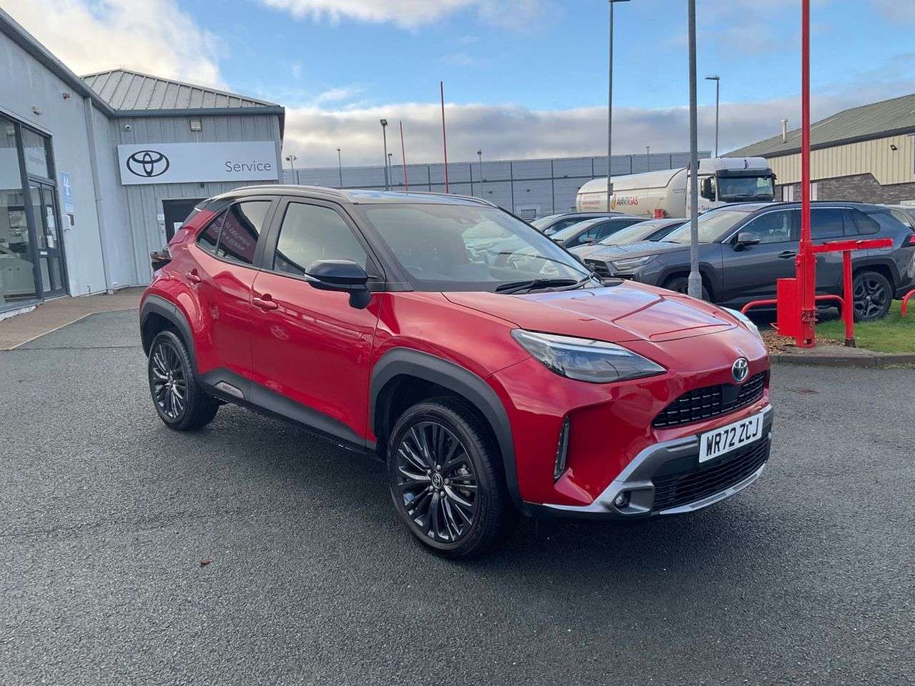A 2022 TOYOTA YARIS CROSS 1.5 VVT-h Dynamic SUV 5dr Petrol Hybrid E-CVT AWD Euro 6 (s/s) (116 ps) A 2022 TOYOTA YARIS CROSS 1.5 VVT-h Dynamic SUV 5dr Petrol Hybrid E-CVT AWD Euro 6 (s/s) (116 ps)
