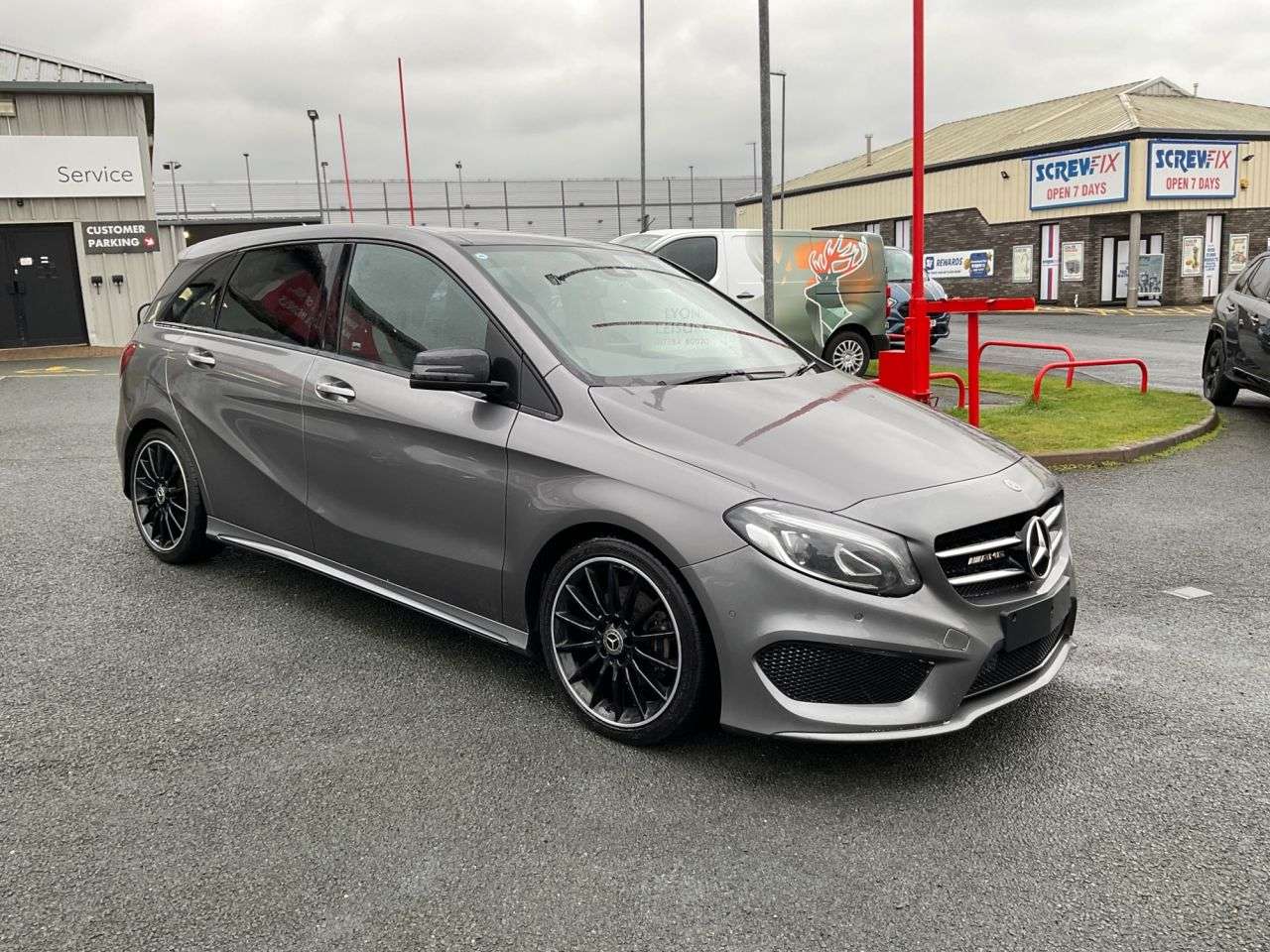 A 2017 MERCEDES-BENZ B-CLASS 2.1 B200d AMG Line (Premium Plus) MPV 5dr Diesel 7G-DCT Euro 6 (s/s) (136 p A 2017 MERCEDES-BENZ B-CLASS 2.1 B200d AMG Line (Premium Plus) MPV 5dr Diesel 7G-DCT Euro 6 (s/s) (136 p
