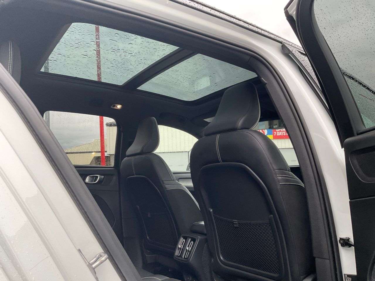 2018 VOLVO XC40 2018 VOLVO XC40