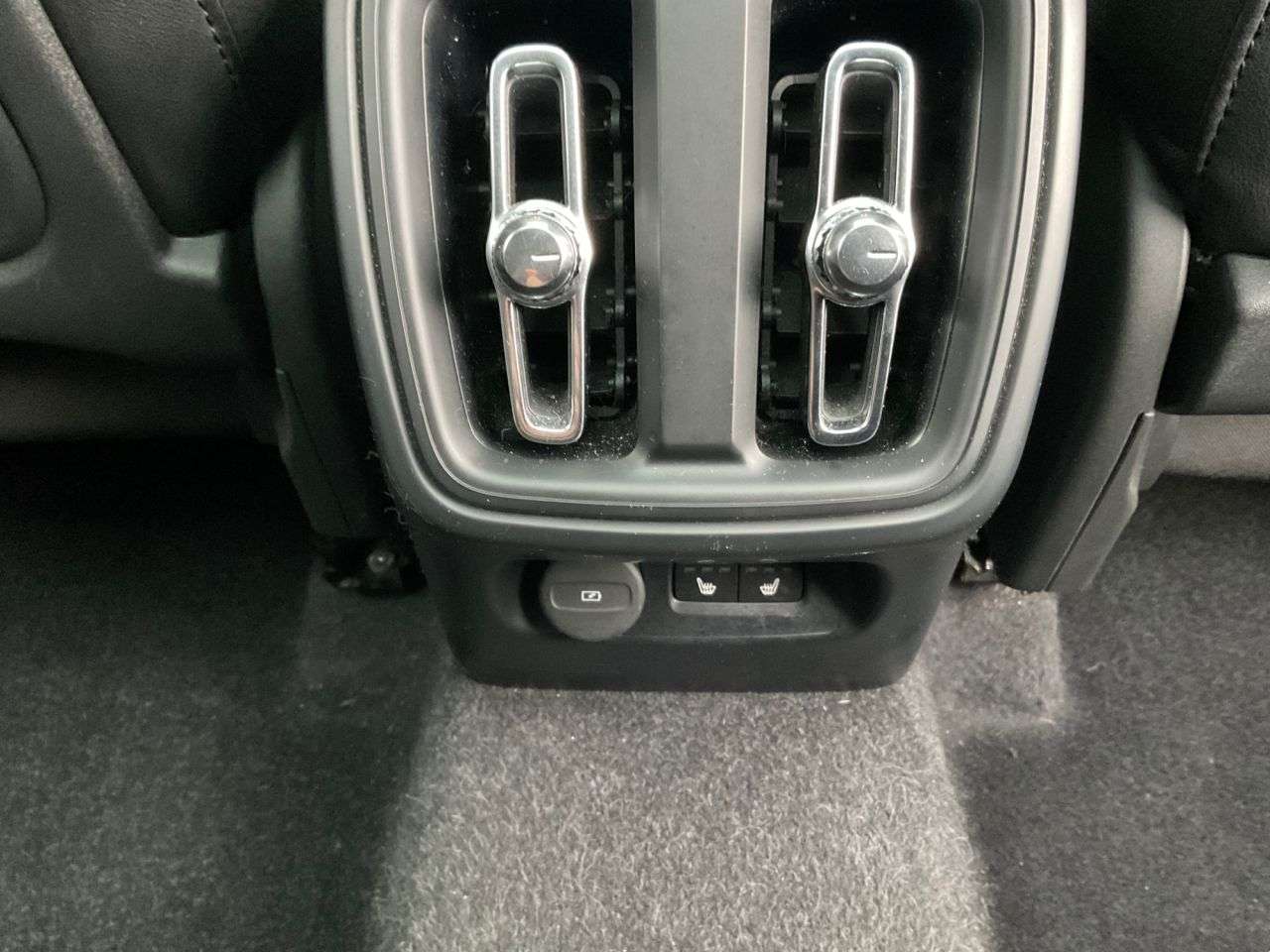 2018 VOLVO XC40 2018 VOLVO XC40