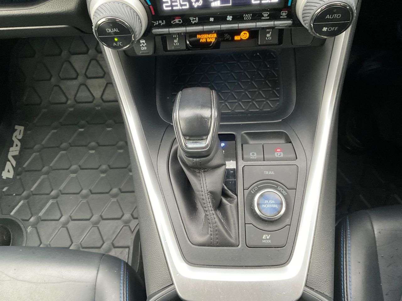 2020 TOYOTA RAV4 2020 TOYOTA RAV4