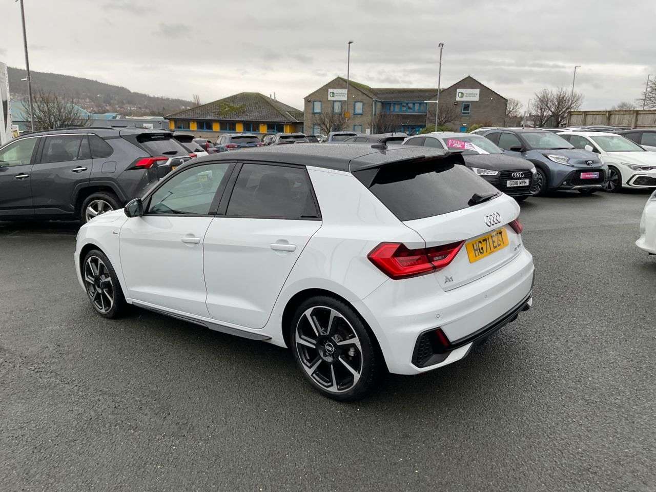 2021 AUDI A1 2021 AUDI A1