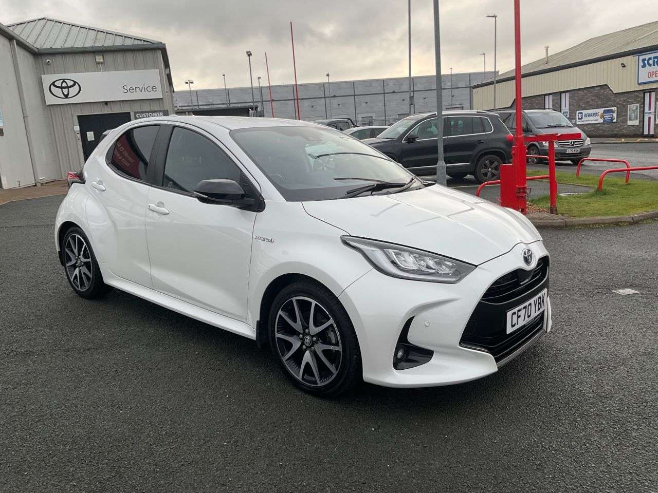 A 2021 TOYOTA YARIS 1.5 VVT-h Dynamic Hatchback 5dr Petrol Hybrid E-CVT Euro 6 (s/s) (116 ps) A 2021 TOYOTA YARIS 1.5 VVT-h Dynamic Hatchback 5dr Petrol Hybrid E-CVT Euro 6 (s/s) (116 ps)