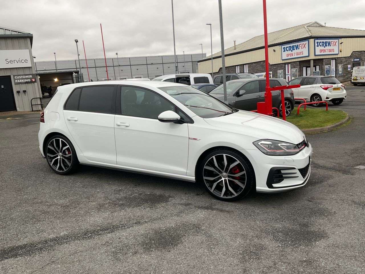 A 2018 VOLKSWAGEN GOLF 2.0 TSI GTI Hatchback 5dr Petrol DSG Euro 6 (s/s) (230 ps) A 2018 VOLKSWAGEN GOLF 2.0 TSI GTI Hatchback 5dr Petrol DSG Euro 6 (s/s) (230 ps)