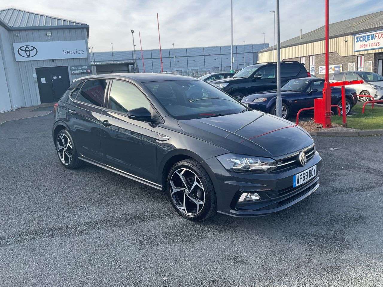 A 2019 VOLKSWAGEN POLO 1.0 TSI GPF R-Line Hatchback 5dr Petrol Manual Euro 6 (s/s) (95 ps) A 2019 VOLKSWAGEN POLO 1.0 TSI GPF R-Line Hatchback 5dr Petrol Manual Euro 6 (s/s) (95 ps)