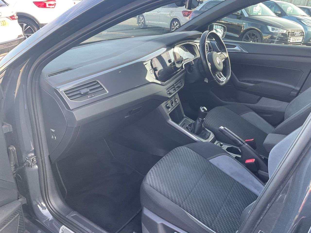 2019 VOLKSWAGEN POLO 2019 VOLKSWAGEN POLO