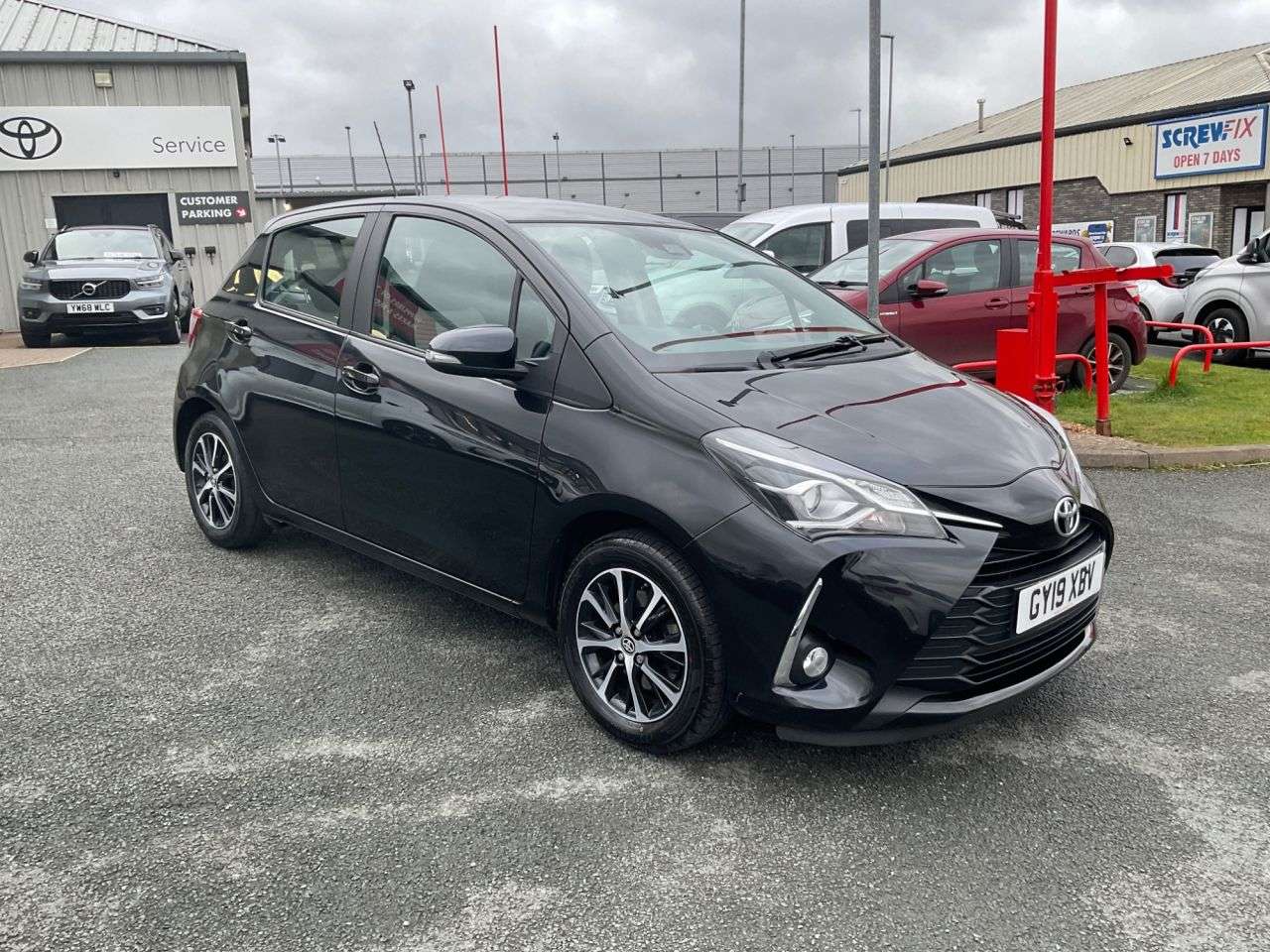 A 2019 TOYOTA YARIS 1.5 VVT-i Icon Tech Hatchback 5dr Petrol Manual Euro 6 (111 ps) A 2019 TOYOTA YARIS 1.5 VVT-i Icon Tech Hatchback 5dr Petrol Manual Euro 6 (111 ps)