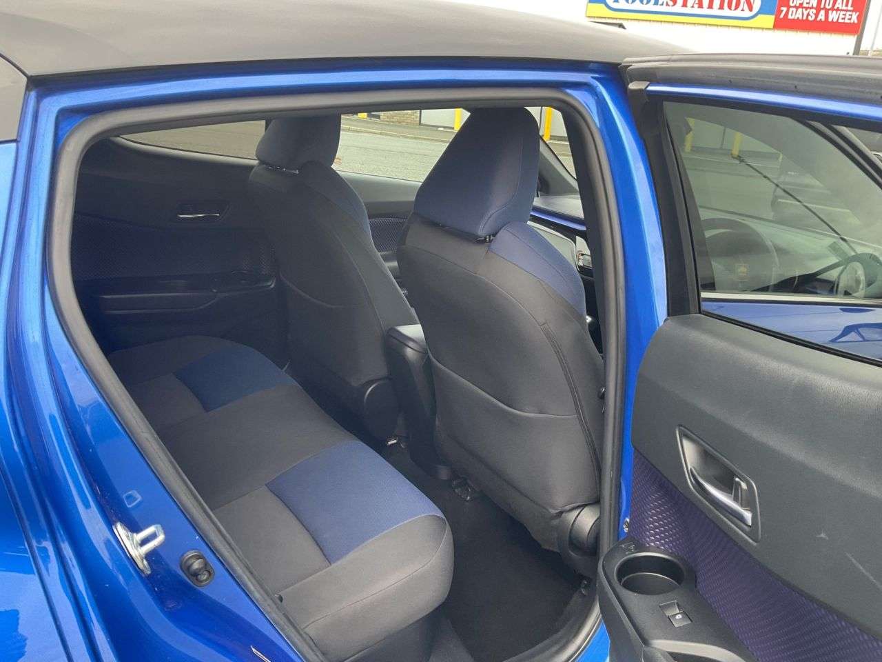 2017 TOYOTA C-HR 2017 TOYOTA C-HR