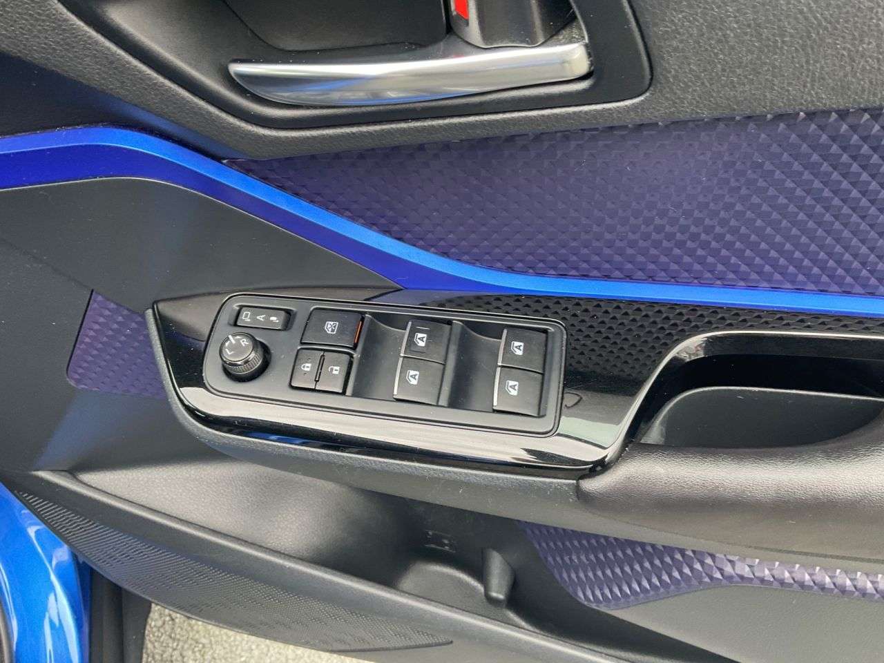 2017 TOYOTA C-HR 2017 TOYOTA C-HR