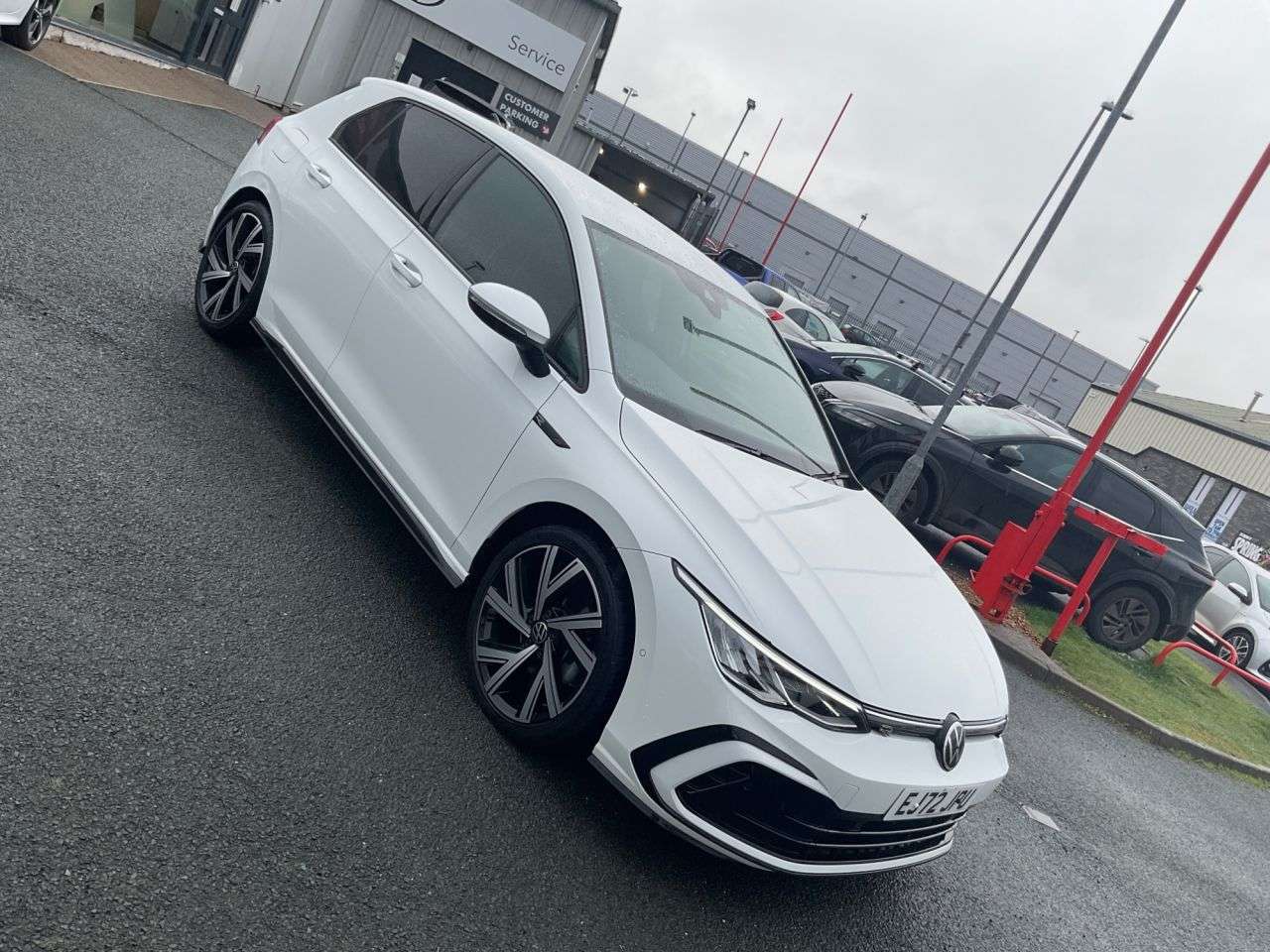 A 2022 VOLKSWAGEN GOLF 1.5 eTSI MHEV R-Line Hatchback 5dr Petrol Hybrid DSG Euro 6 (s/s) (150 ps) A 2022 VOLKSWAGEN GOLF 1.5 eTSI MHEV R-Line Hatchback 5dr Petrol Hybrid DSG Euro 6 (s/s) (150 ps)