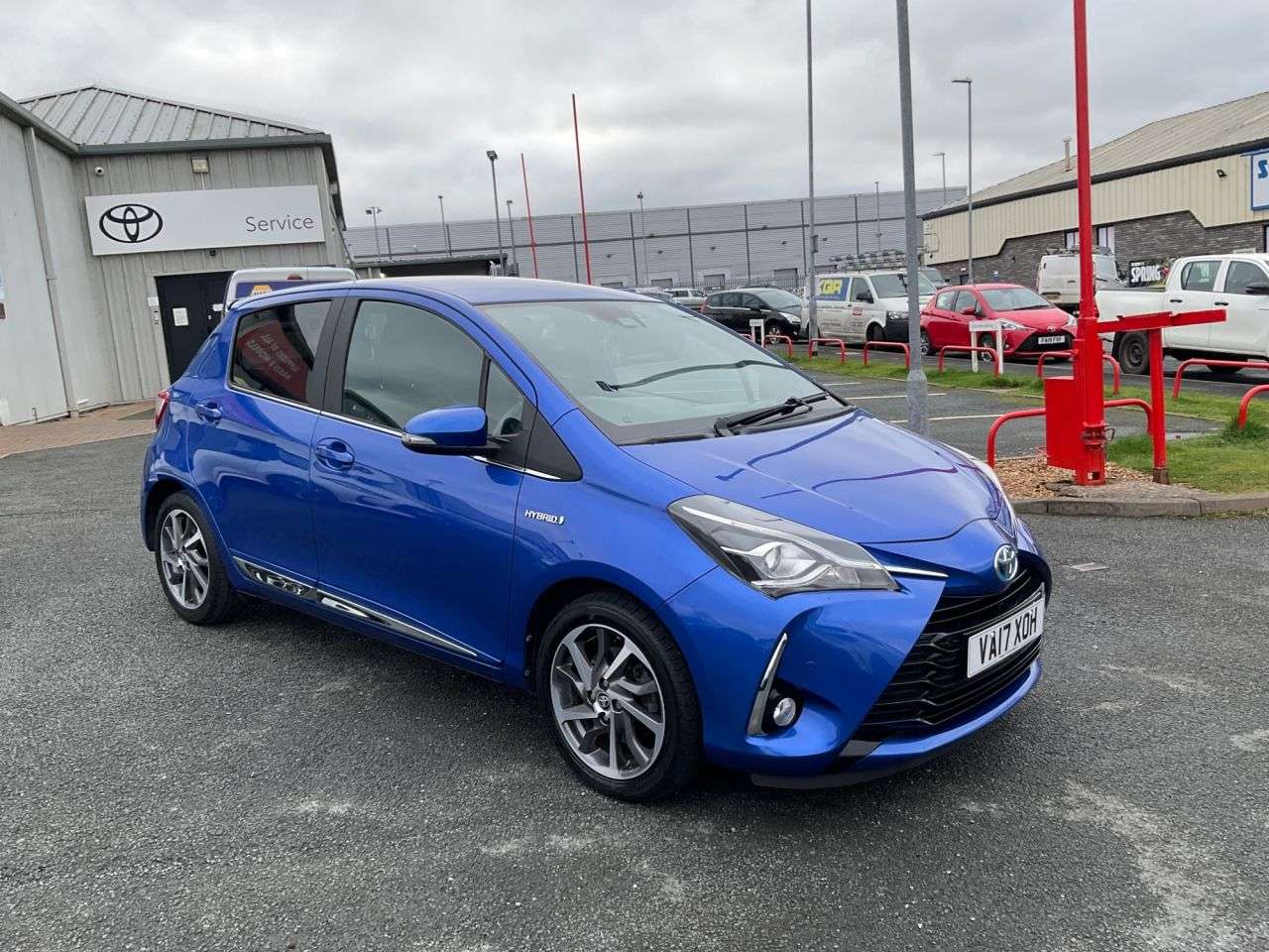 A 2017 TOYOTA YARIS 1.5 VVT-h Excel Hatchback 5dr Petrol Hybrid E-CVT Euro 6 (s/s) (15in Alloy) A 2017 TOYOTA YARIS 1.5 VVT-h Excel Hatchback 5dr Petrol Hybrid E-CVT Euro 6 (s/s) (15in Alloy)