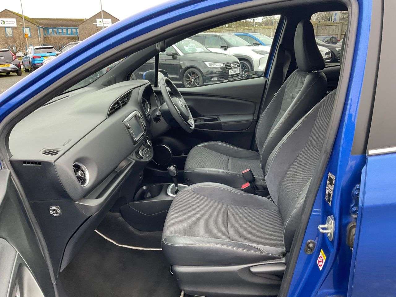 2017 TOYOTA YARIS 2017 TOYOTA YARIS