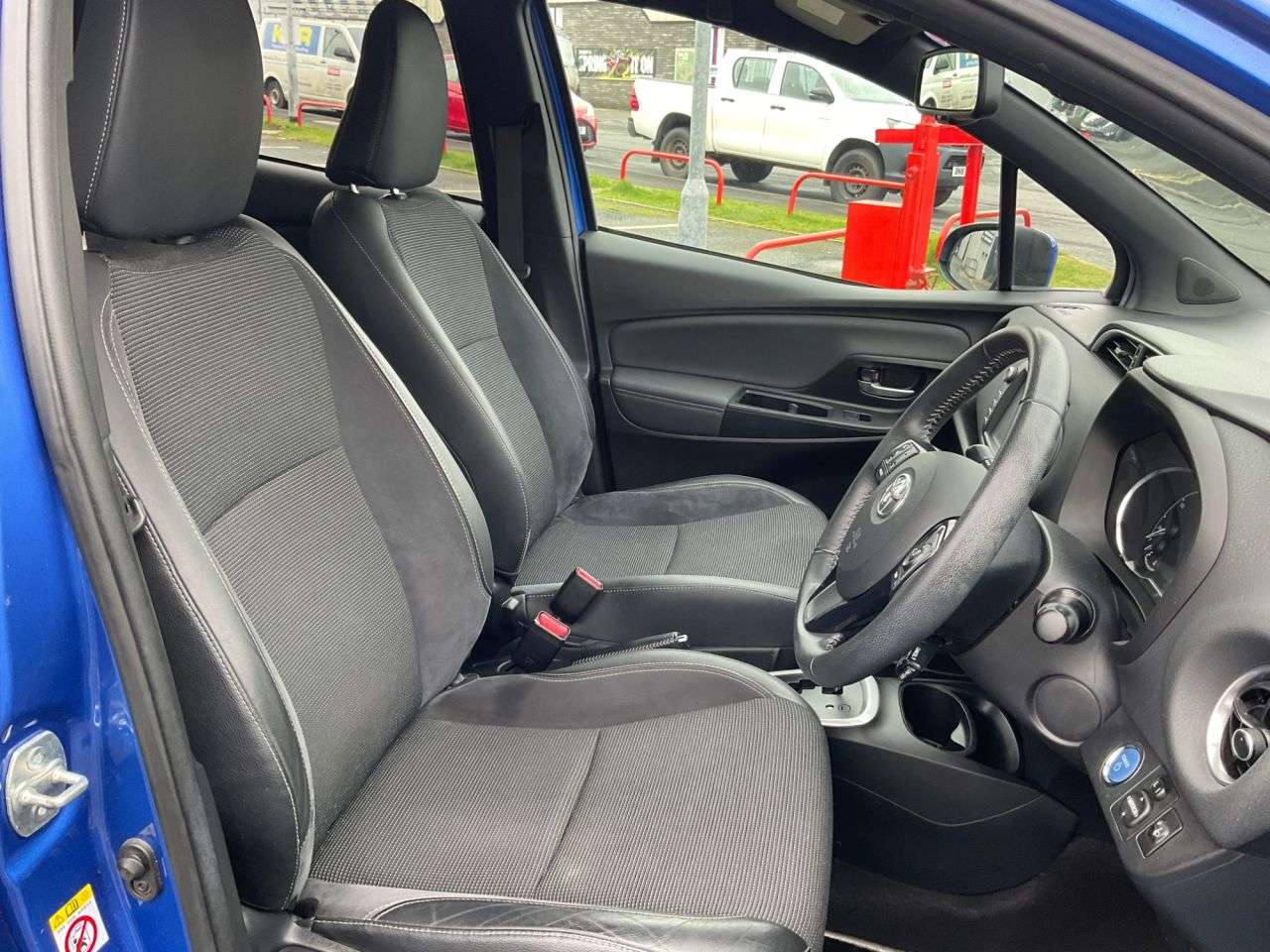 2017 TOYOTA YARIS 2017 TOYOTA YARIS