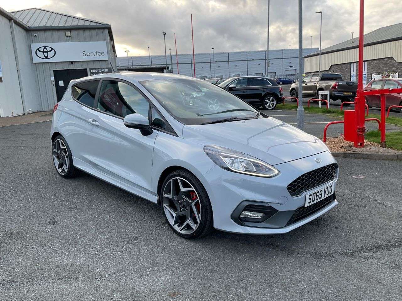 A 2019 FORD FIESTA 1.5T EcoBoost ST-3 Hatchback 3dr Petrol Manual Euro 6 (s/s) (200 ps) A 2019 FORD FIESTA 1.5T EcoBoost ST-3 Hatchback 3dr Petrol Manual Euro 6 (s/s) (200 ps)