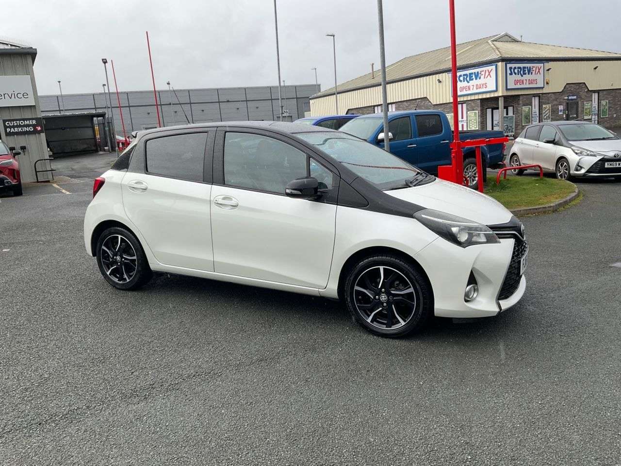 2016 TOYOTA YARIS 2016 TOYOTA YARIS