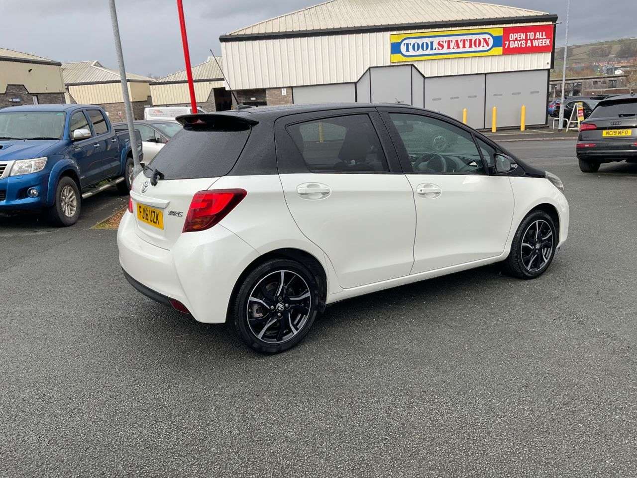 2016 TOYOTA YARIS 2016 TOYOTA YARIS