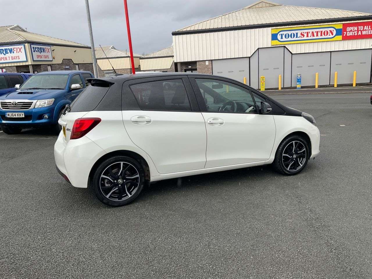 2016 TOYOTA YARIS 2016 TOYOTA YARIS