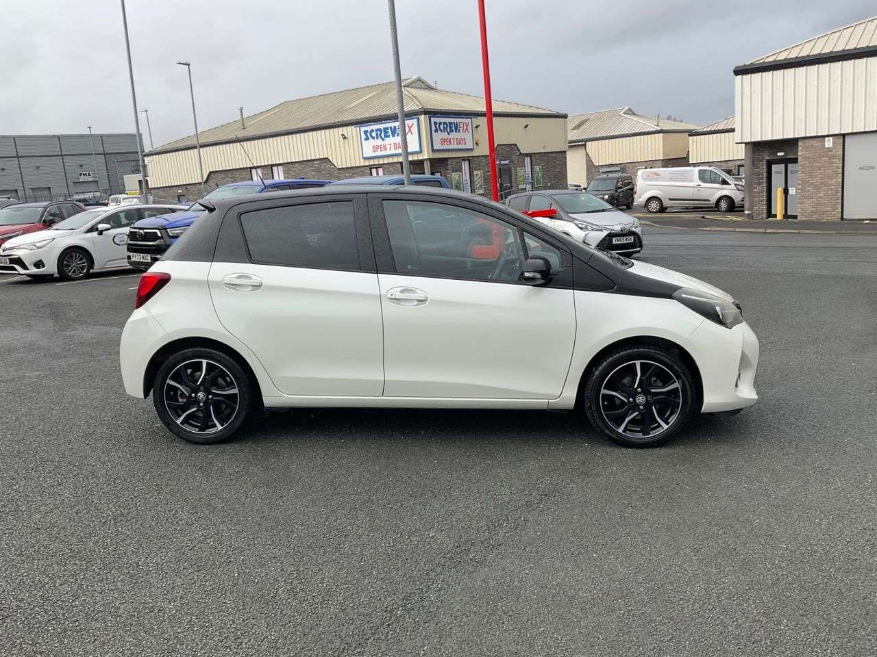 2016 TOYOTA YARIS 2016 TOYOTA YARIS