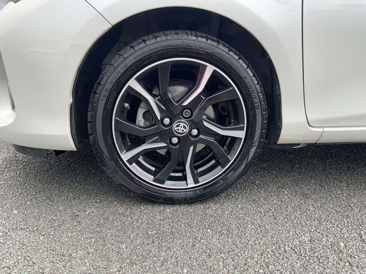 2016 TOYOTA YARIS 2016 TOYOTA YARIS