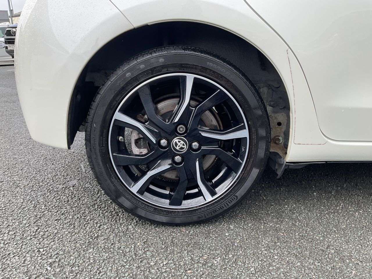 2016 TOYOTA YARIS 2016 TOYOTA YARIS