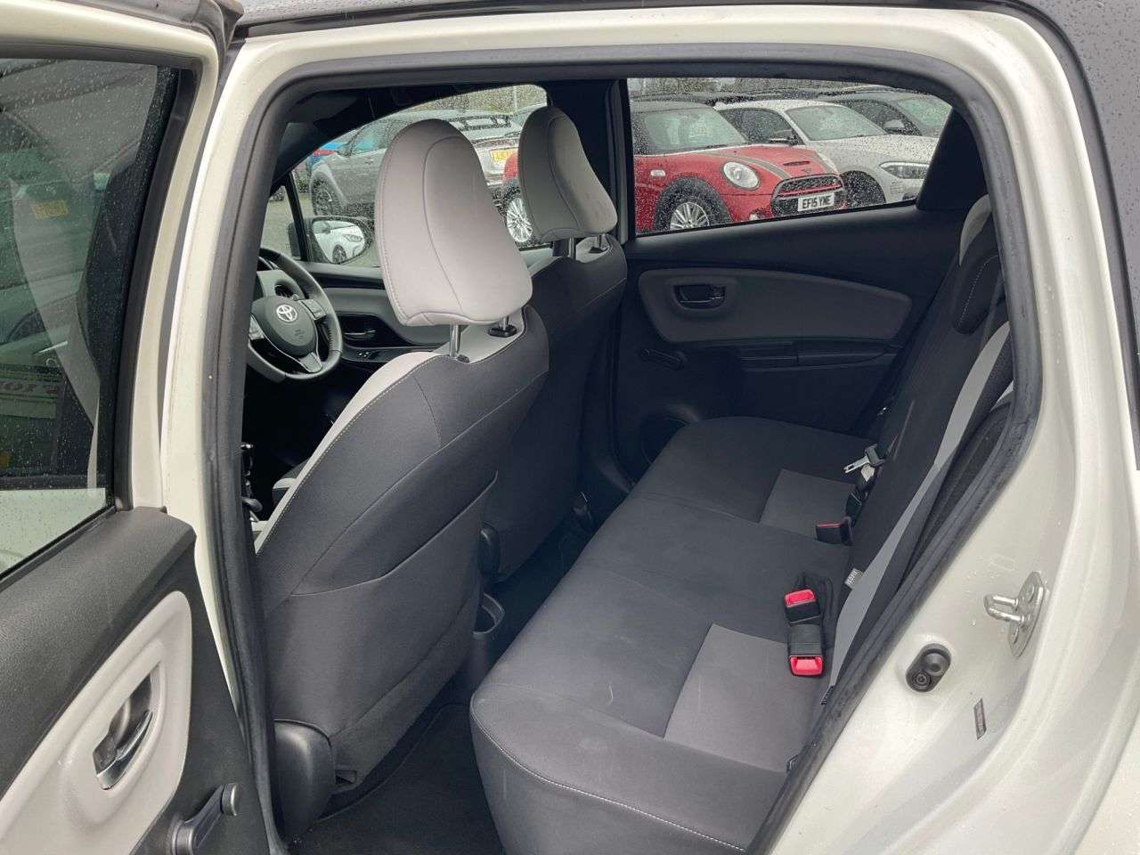 2016 TOYOTA YARIS 2016 TOYOTA YARIS