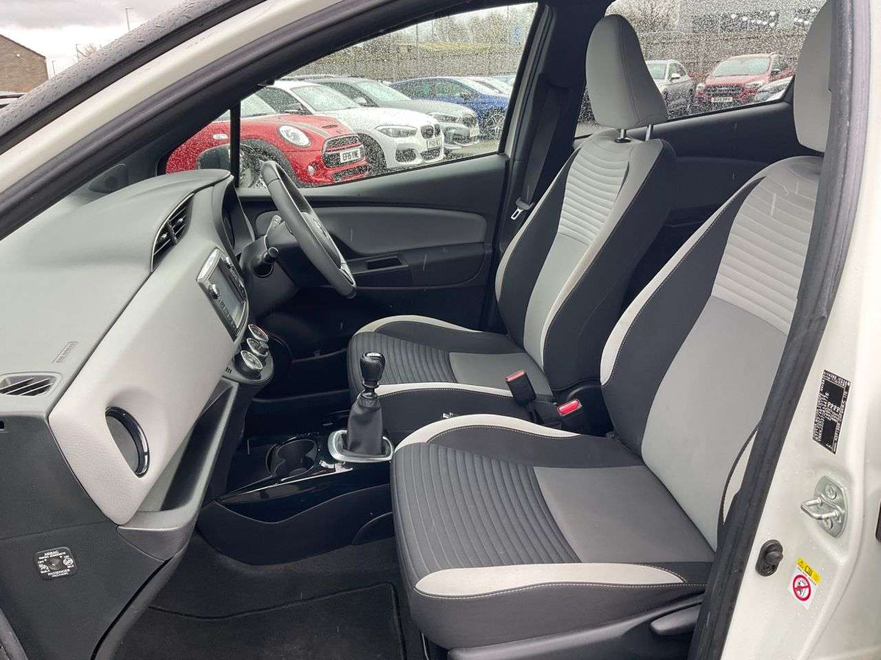 2016 TOYOTA YARIS 2016 TOYOTA YARIS