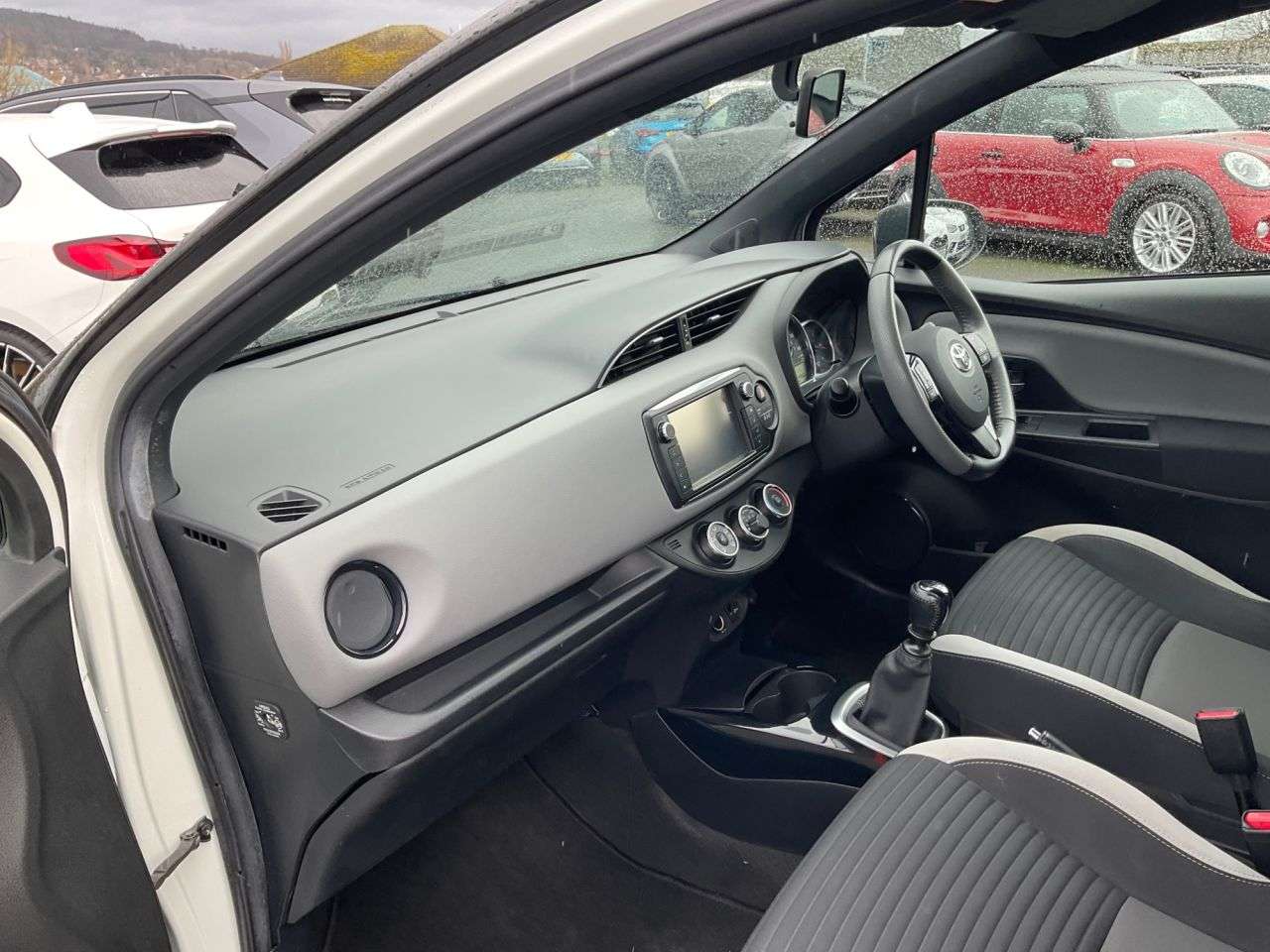 2016 TOYOTA YARIS 2016 TOYOTA YARIS