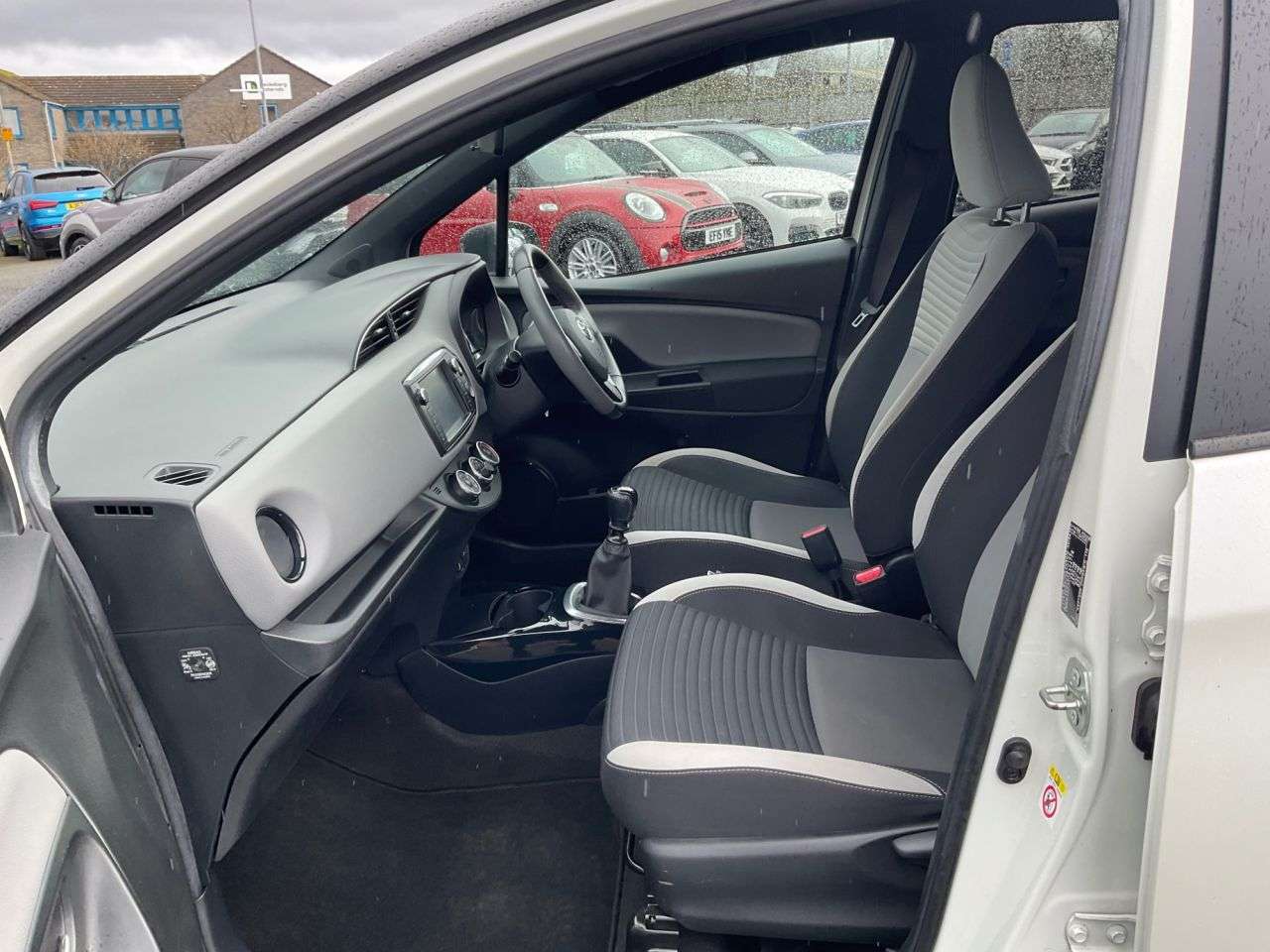 2016 TOYOTA YARIS 2016 TOYOTA YARIS