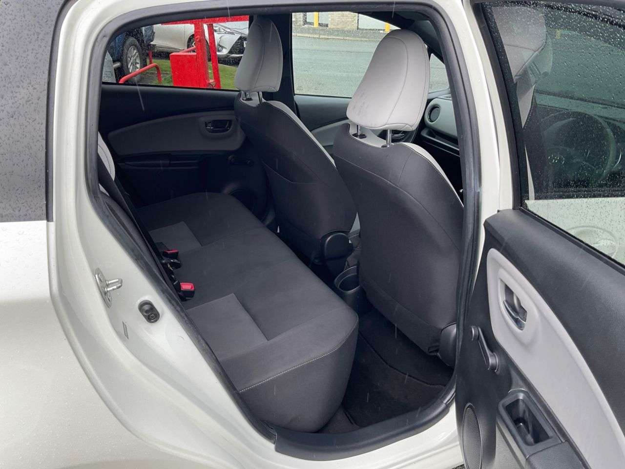 2016 TOYOTA YARIS 2016 TOYOTA YARIS