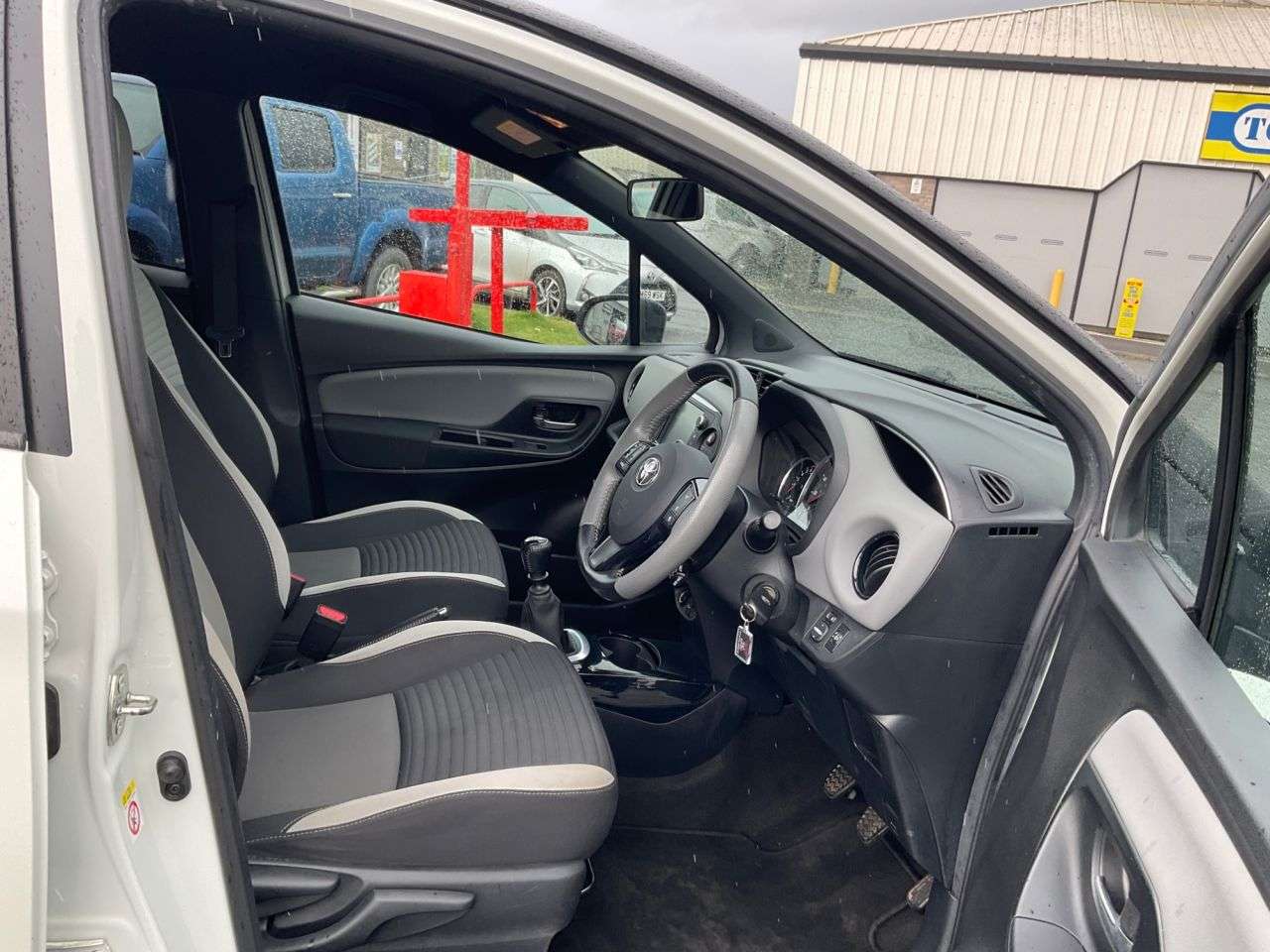 2016 TOYOTA YARIS 2016 TOYOTA YARIS