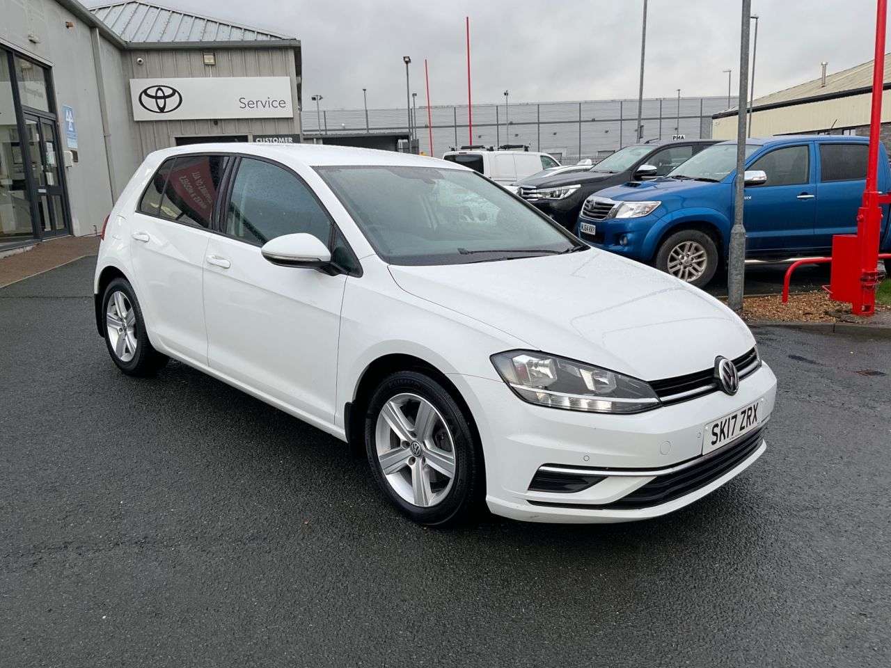 A 2017 VOLKSWAGEN GOLF 1.6 TDI SE Nav Hatchback 5dr Diesel DSG Euro 6 (s/s) (115 ps) A 2017 VOLKSWAGEN GOLF 1.6 TDI SE Nav Hatchback 5dr Diesel DSG Euro 6 (s/s) (115 ps)
