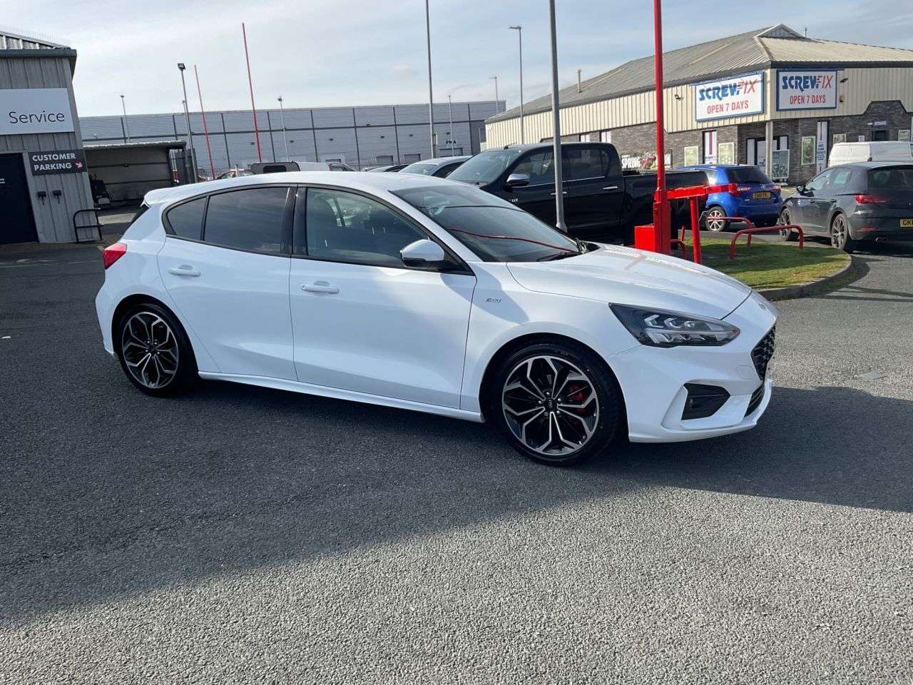 A 2020 FORD FOCUS 1.0T EcoBoost MHEV ST-Line X Edition Hatchback 5dr Petrol Manual Euro 6 (s/ A 2020 FORD FOCUS 1.0T EcoBoost MHEV ST-Line X Edition Hatchback 5dr Petrol Manual Euro 6 (s/