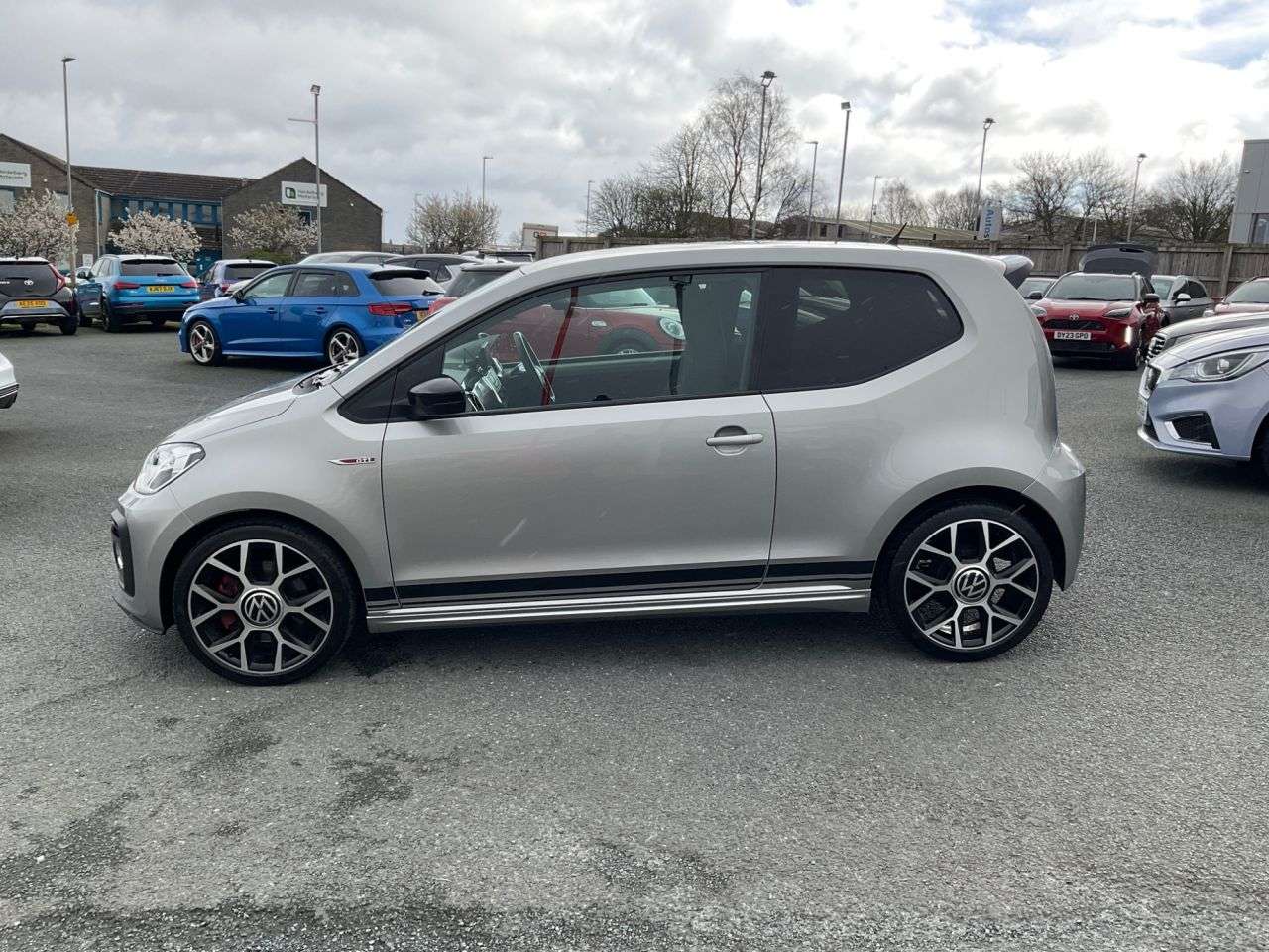 2021 VOLKSWAGEN UP! 2021 VOLKSWAGEN UP!