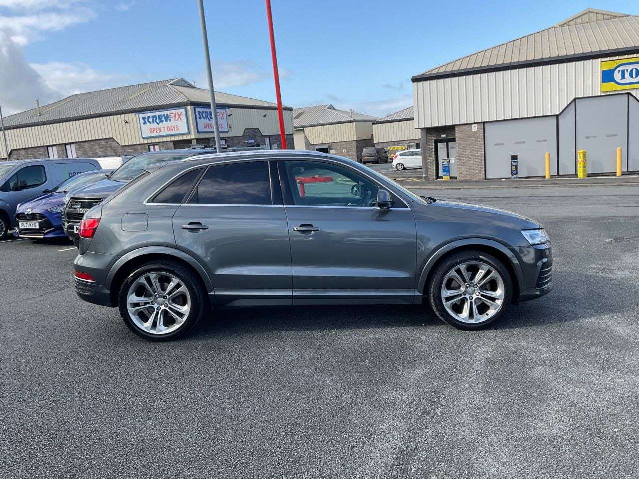 A 2019 AUDI Q3 2.0 TDI S line Plus SUV 5dr Diesel S Tronic quattro Euro 6 (s/s) (150 ps) A 2019 AUDI Q3 2.0 TDI S line Plus SUV 5dr Diesel S Tronic quattro Euro 6 (s/s) (150 ps)