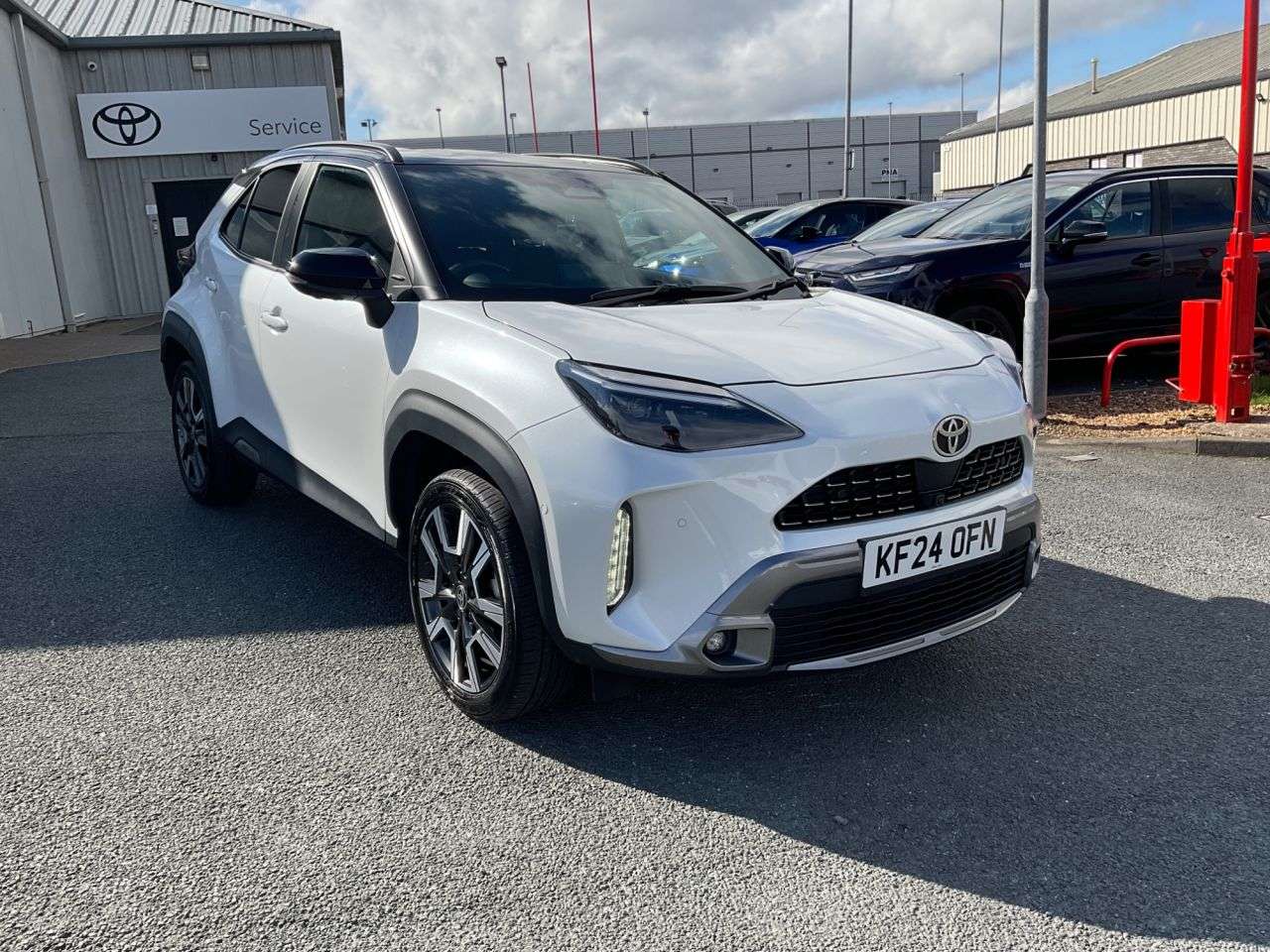 A 2024 TOYOTA YARIS CROSS 1.5 VVT-h Premiere Edition SUV 5dr Petrol Hybrid E-CVT Euro 6 (s/s) (130 ps A 2024 TOYOTA YARIS CROSS 1.5 VVT-h Premiere Edition SUV 5dr Petrol Hybrid E-CVT Euro 6 (s/s) (130 ps