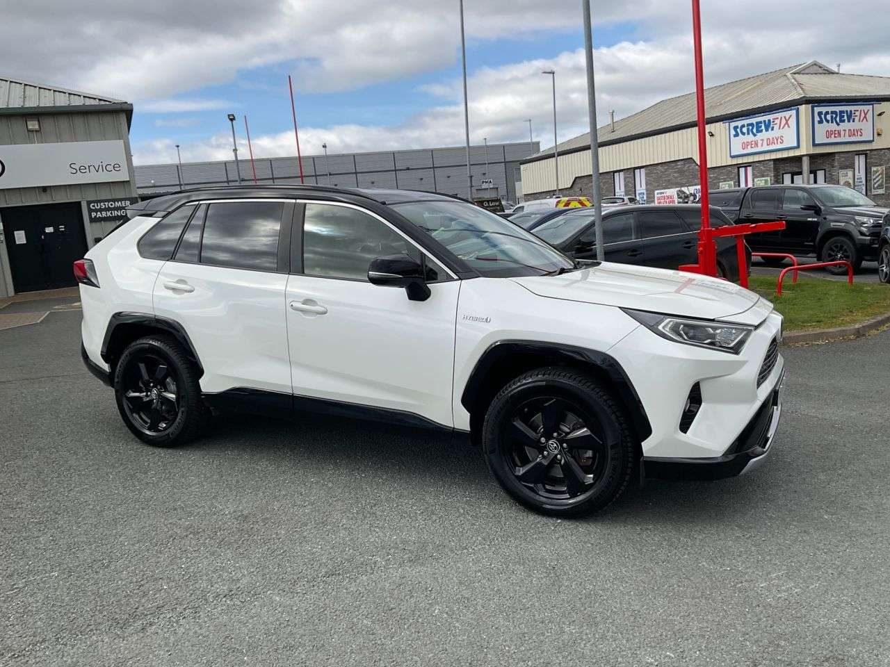 A 2019 TOYOTA RAV4 2.5 VVT-h Dynamic SUV 5dr Petrol Hybrid CVT 4WD Euro 6 (s/s) (222 ps) A 2019 TOYOTA RAV4 2.5 VVT-h Dynamic SUV 5dr Petrol Hybrid CVT 4WD Euro 6 (s/s) (222 ps)