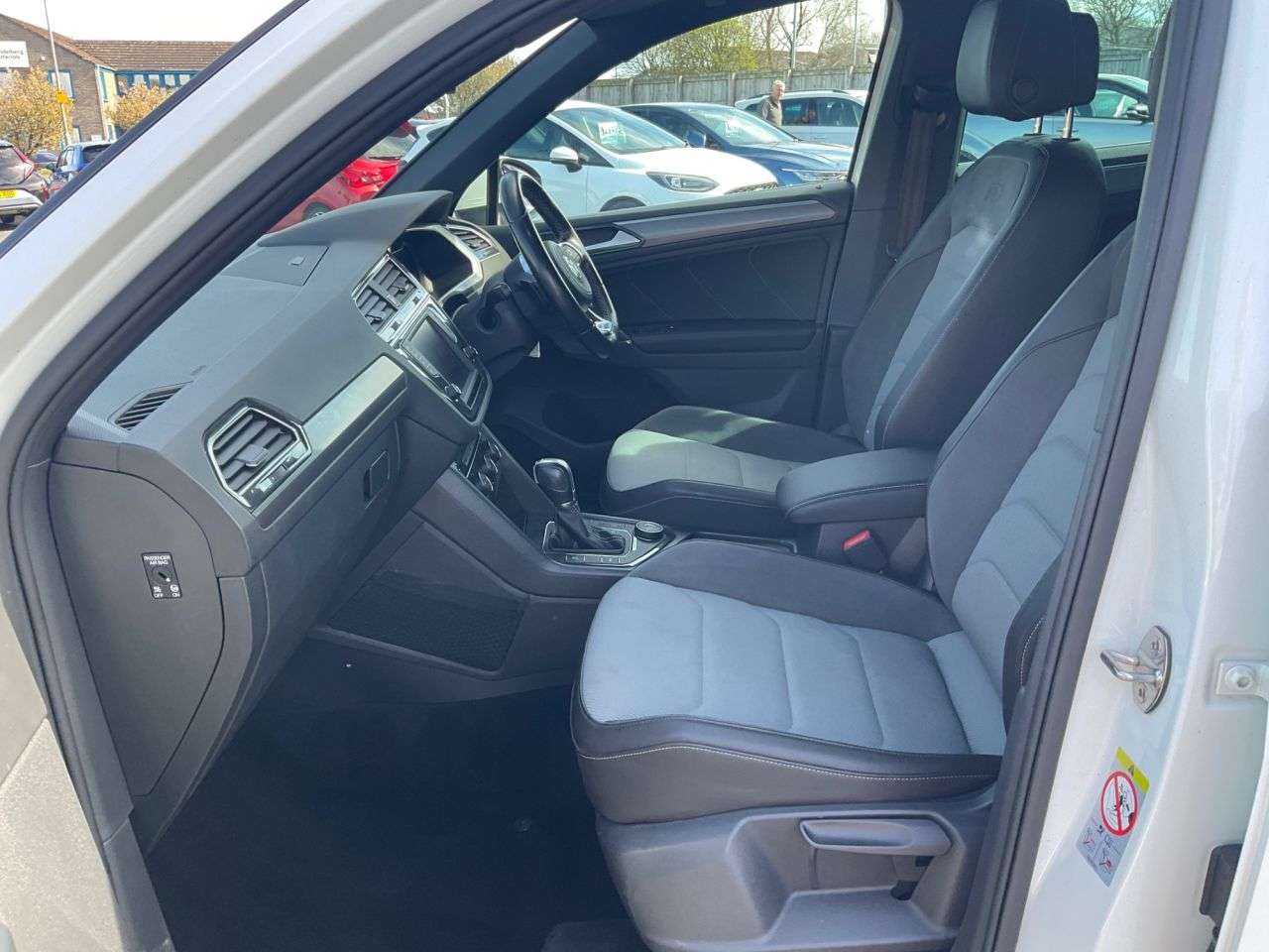 2017 VOLKSWAGEN TIGUAN 2017 VOLKSWAGEN TIGUAN