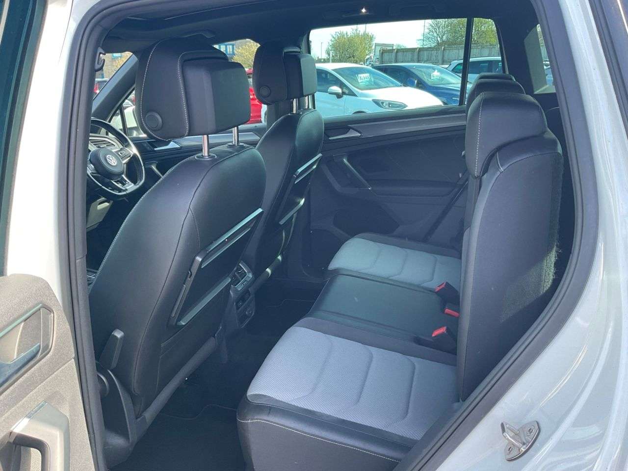 2017 VOLKSWAGEN TIGUAN 2017 VOLKSWAGEN TIGUAN