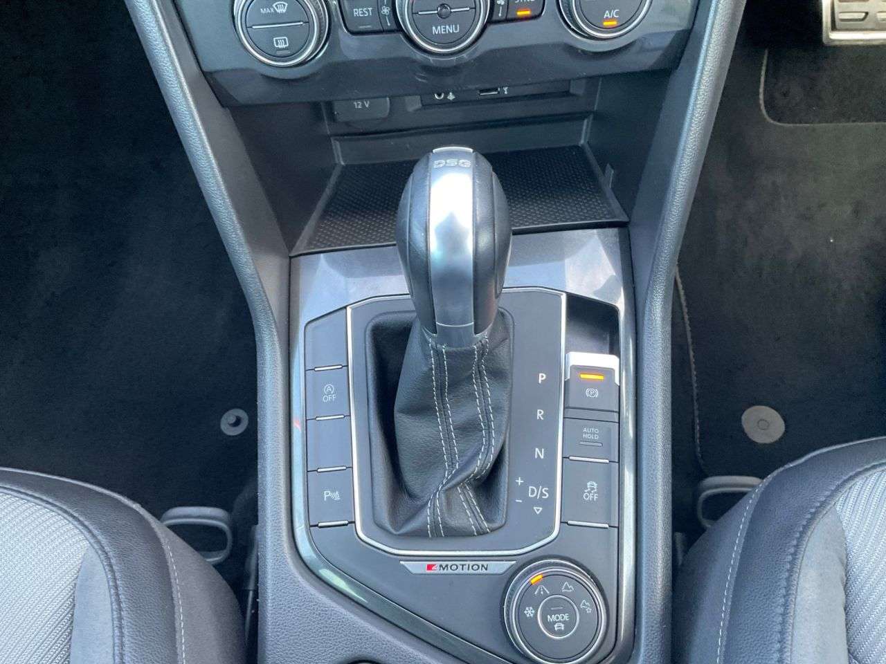 2017 VOLKSWAGEN TIGUAN 2017 VOLKSWAGEN TIGUAN