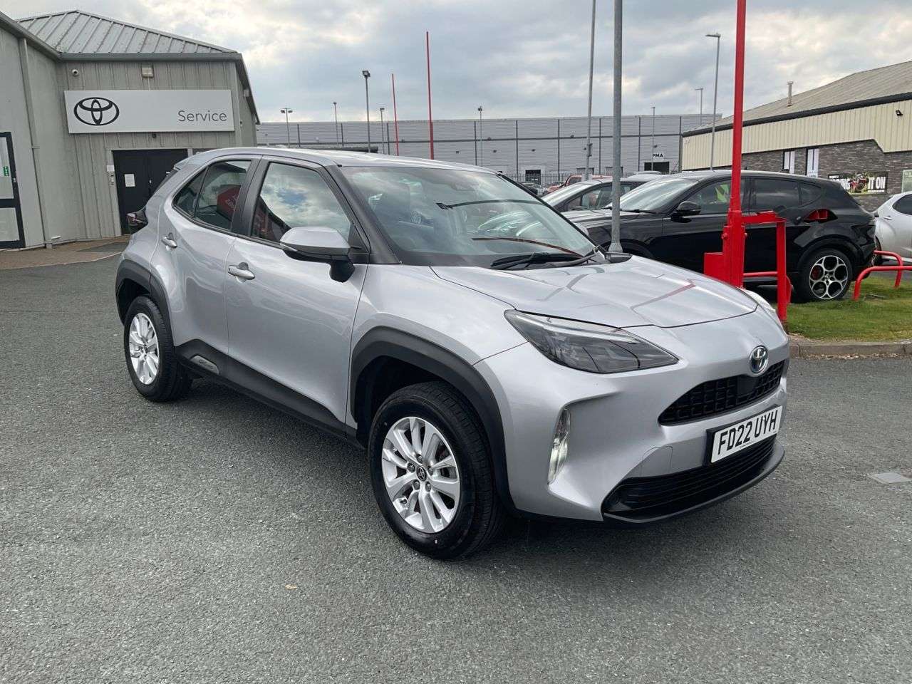 A 2022 TOYOTA YARIS CROSS 1.5 VVT-h Icon SUV 5dr Petrol Hybrid E-CVT Euro 6 (s/s) (116 ps) A 2022 TOYOTA YARIS CROSS 1.5 VVT-h Icon SUV 5dr Petrol Hybrid E-CVT Euro 6 (s/s) (116 ps)