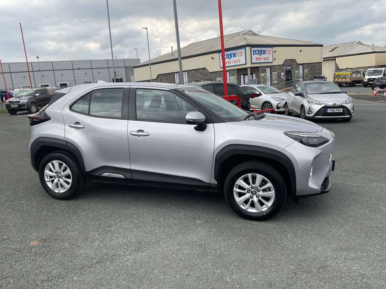 A 2022 TOYOTA YARIS CROSS 1.5 VVT-h Icon SUV 5dr Petrol Hybrid E-CVT Euro 6 (s/s) (116 ps) A 2022 TOYOTA YARIS CROSS 1.5 VVT-h Icon SUV 5dr Petrol Hybrid E-CVT Euro 6 (s/s) (116 ps)
