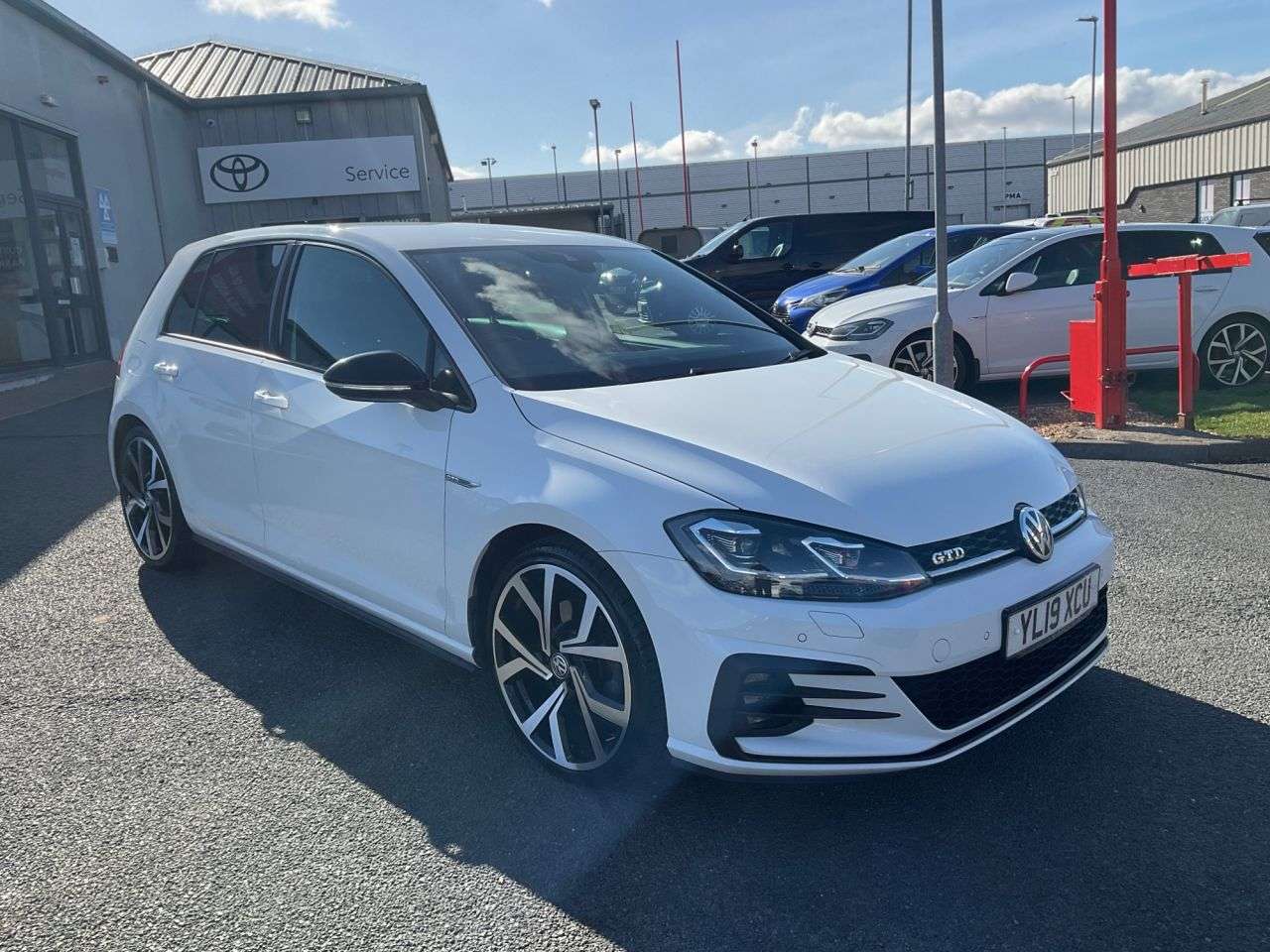 A 2019 VOLKSWAGEN GOLF 2.0 TDI GTD Hatchback 5dr Diesel DSG Euro 6 (s/s) (184 ps) A 2019 VOLKSWAGEN GOLF 2.0 TDI GTD Hatchback 5dr Diesel DSG Euro 6 (s/s) (184 ps)
