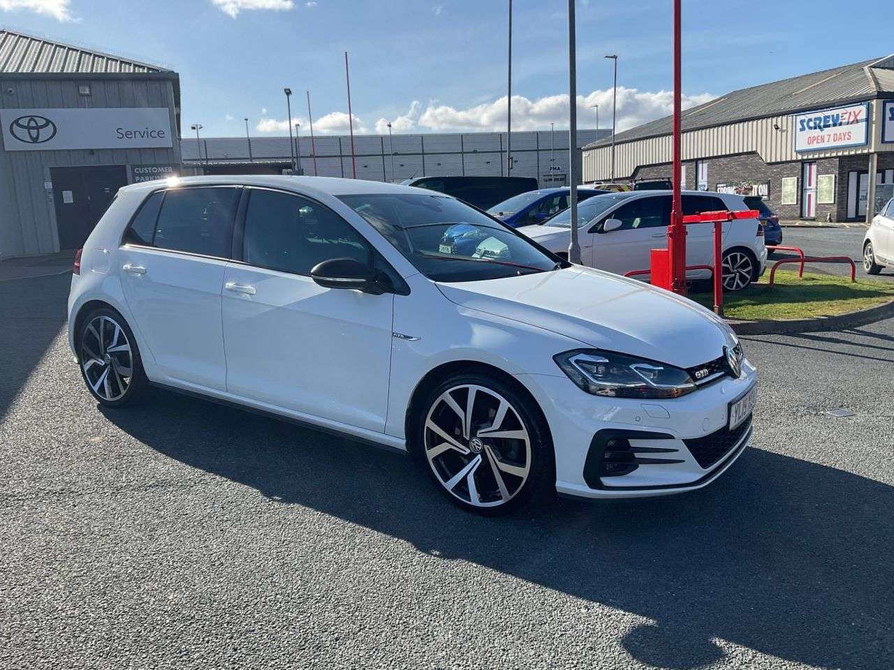 A 2019 VOLKSWAGEN GOLF 2.0 TDI GTD Hatchback 5dr Diesel DSG Euro 6 (s/s) (184 ps) A 2019 VOLKSWAGEN GOLF 2.0 TDI GTD Hatchback 5dr Diesel DSG Euro 6 (s/s) (184 ps)