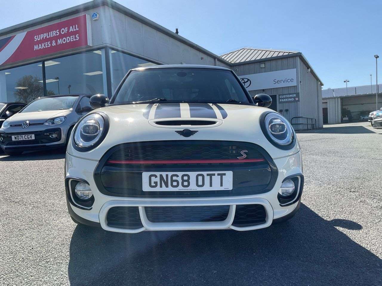 A 2018 MINI HATCH 2.0 Cooper S GPF Hatchback 3dr Petrol Manual Euro 6 (s/s) (192 ps) Nav Sens A 2018 MINI HATCH 2.0 Cooper S GPF Hatchback 3dr Petrol Manual Euro 6 (s/s) (192 ps) Nav Sens