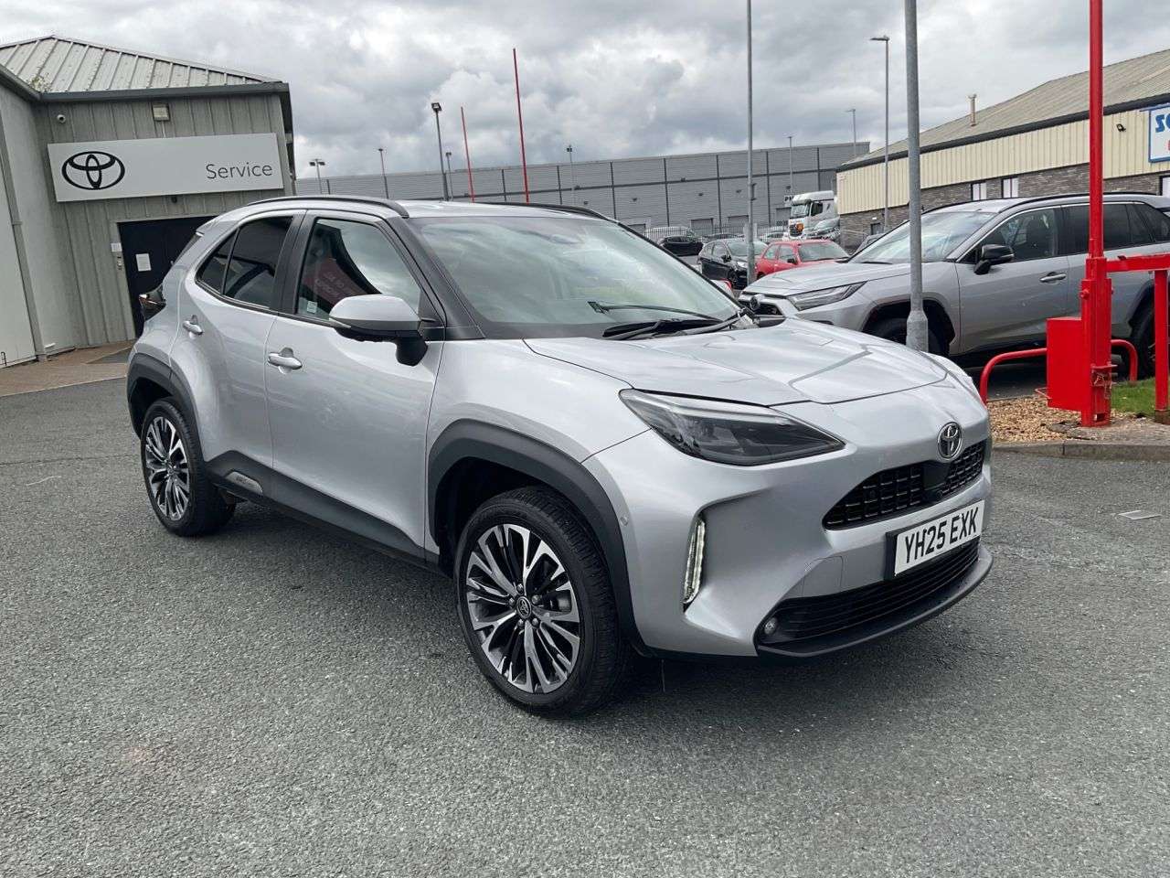 A 2025 TOYOTA YARIS CROSS 1.5 VVT-h Excel SUV 5dr Petrol Hybrid E-CVT AWD Euro 6 (s/s) (116 ps) A 2025 TOYOTA YARIS CROSS 1.5 VVT-h Excel SUV 5dr Petrol Hybrid E-CVT AWD Euro 6 (s/s) (116 ps)