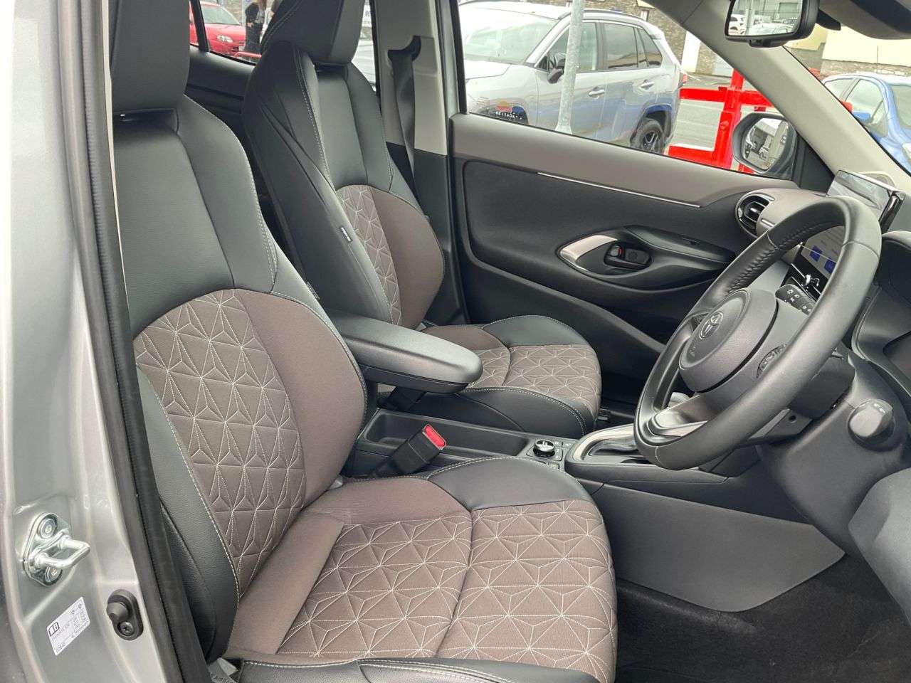 2025 TOYOTA YARIS CROSS 2025 TOYOTA YARIS CROSS