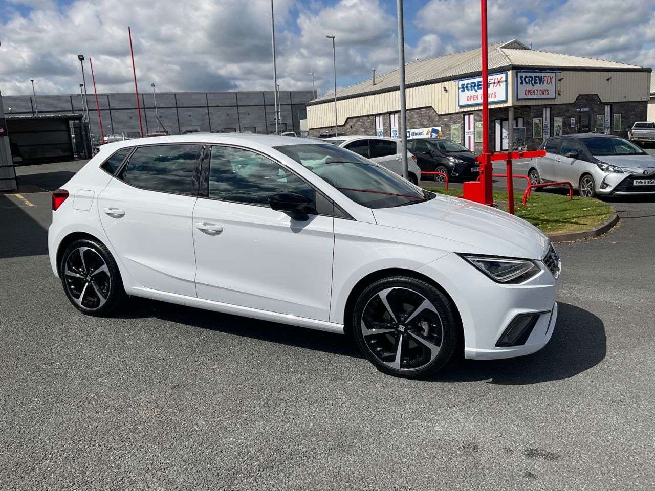 A 2025 SEAT IBIZA 1.0 TSI FR Sport Hatchback 5dr Petrol Manual Euro 6 (s/s) (115 ps) A 2025 SEAT IBIZA 1.0 TSI FR Sport Hatchback 5dr Petrol Manual Euro 6 (s/s) (115 ps)